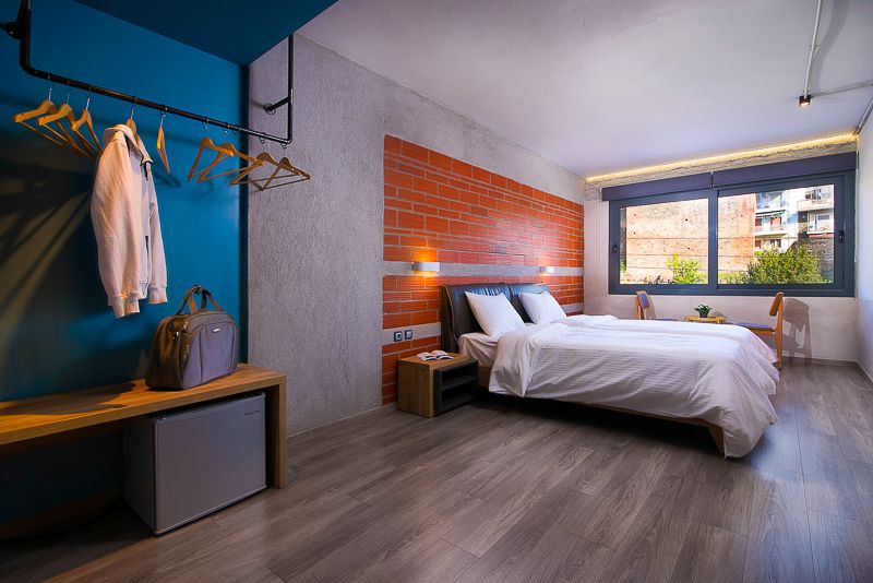 urban donkey hotel twin room 8